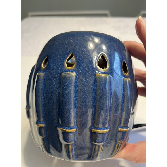 Scentsy Hanukkah Menorah Blue Ceramic Wax Warmer Full Size Retired Tested - Picture 15 of 15